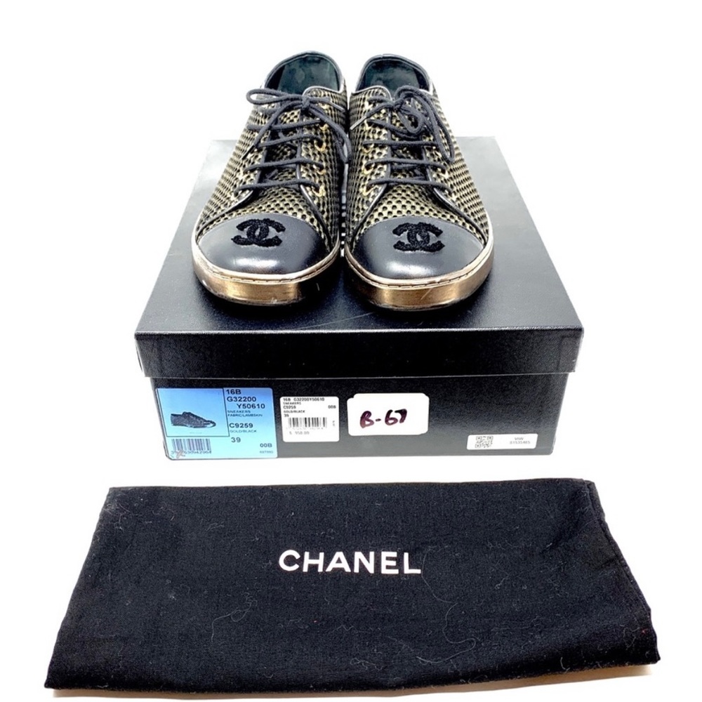 Beautiful black and gold lambskin leather Chanel sneakers size 38.5